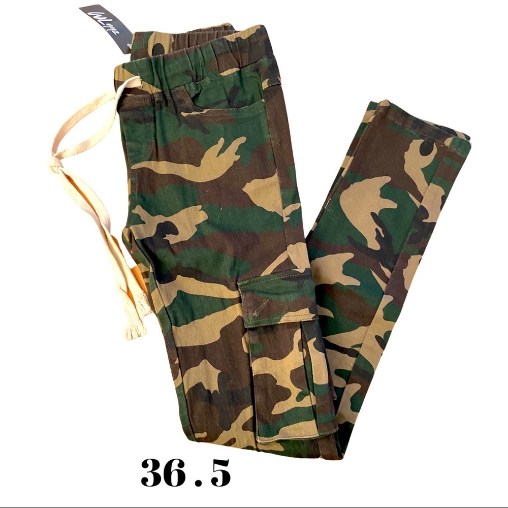Skinny cargo camouflage